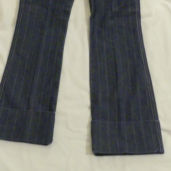 Womens BEBE Pinstripe Stretch Jean, Size 27 - Picture 2 of 4